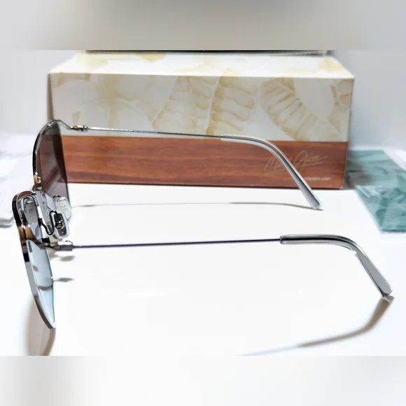 New Maui Jim Puakenikeni Shiny Silver Polarized Grey Lens Sunglass MJ823-02D Maui Jim Puakenikeni RS823-38B Shiny Rose Gold Maui Rose  main image 3